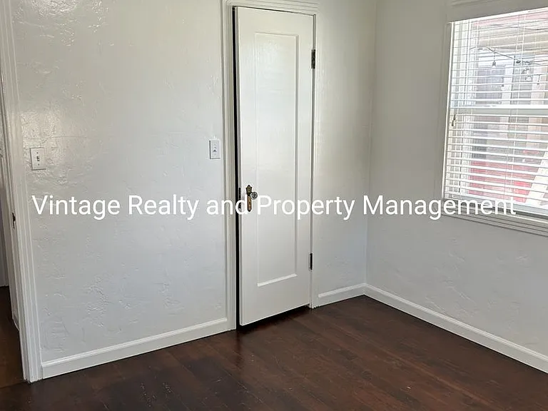 308 Louie Ave — Photo 12