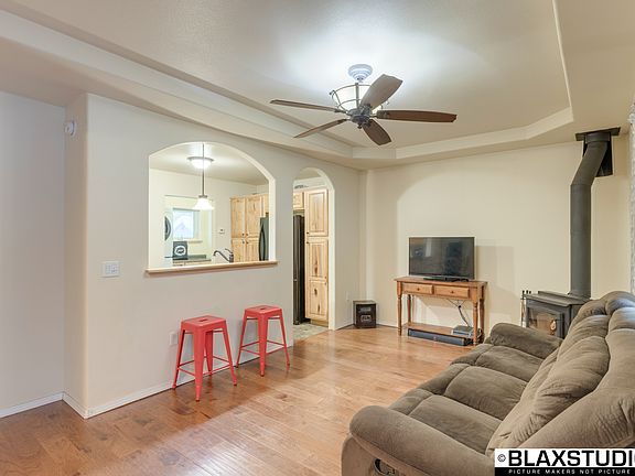 2nd image of 1449 Redmond Ave