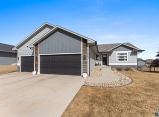 4032 S Appollonia Ct, Sioux Falls, SD 57110