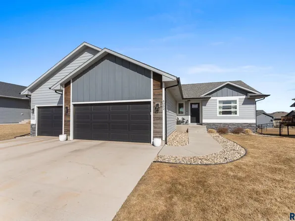 4032 S Appollonia Ct, Sioux Falls, SD 57110