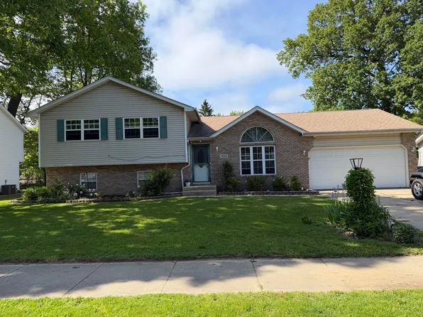 1622 Port Cove Dr, Porter, IN 46304