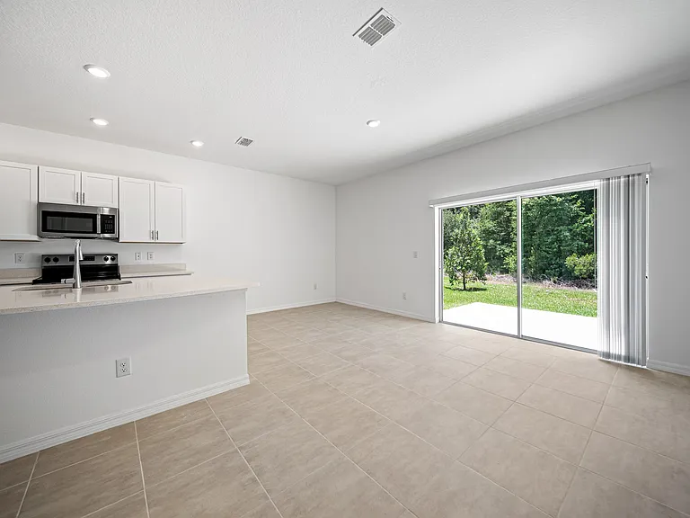 2085 Hallier Cv — Photo 2