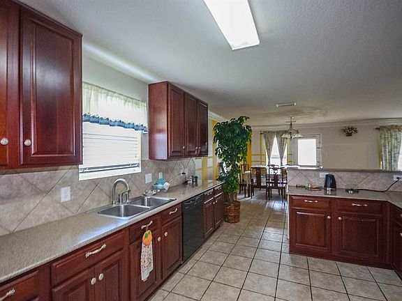 5th image of 1114 Americana Dr