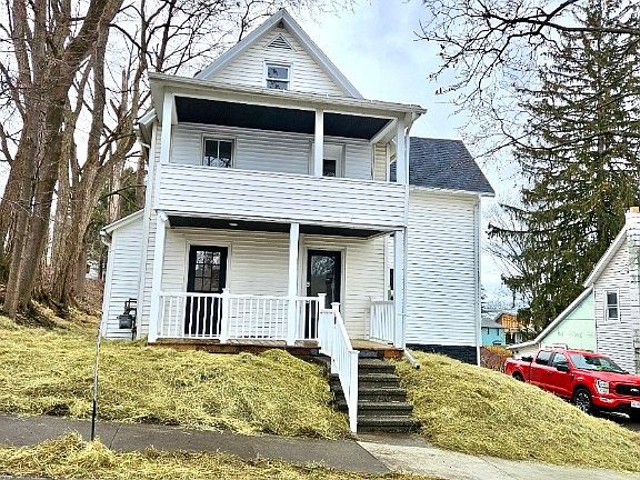 2nd image of 50 Rush Ave