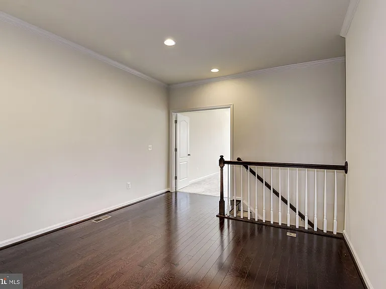 42524 Benfold Sq — Photo 25
