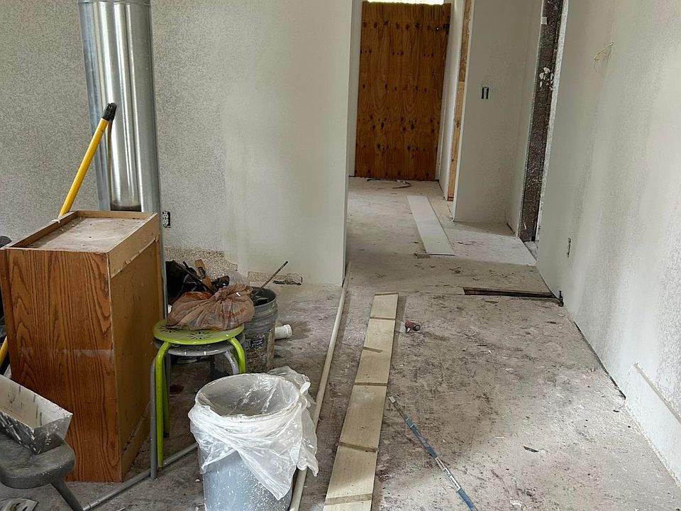 2nd image of 2904 W 27th St