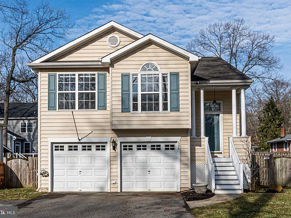 2nd image of 546 Oak Ln