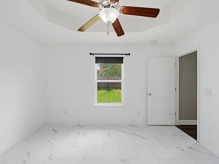 5604 Shooting Star Ct — Photo 11