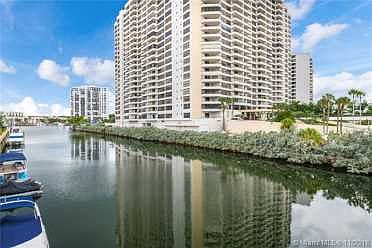 Home For Sale In Olympus