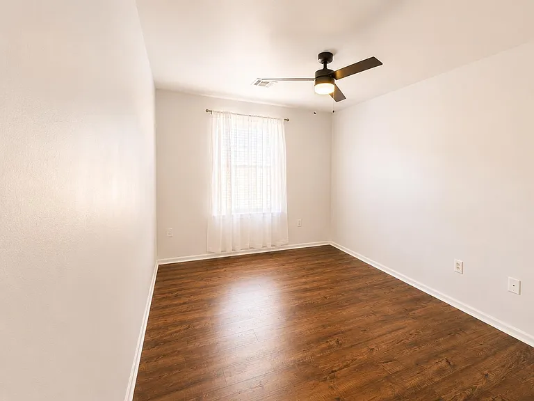 97 Oak St #2 — Photo 10