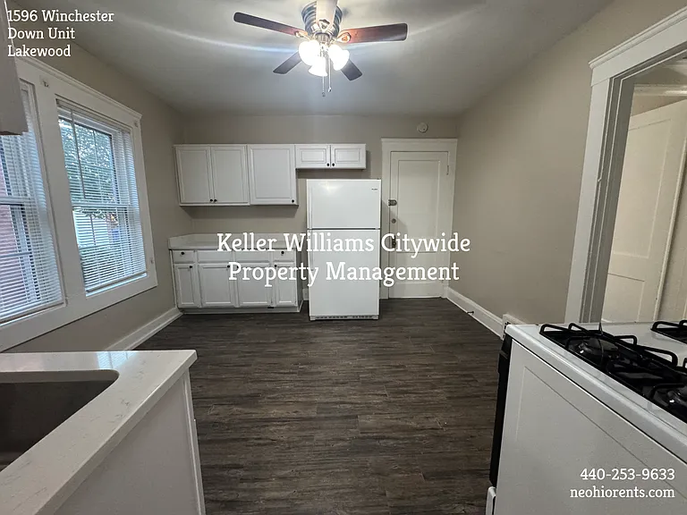 2 bedroom 1 bath DOWN unit in Lakewood — Photo 15