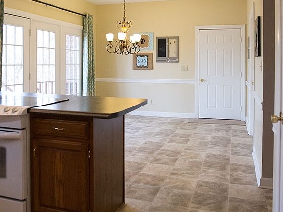 3rd image of 119 Woodhurst Ln