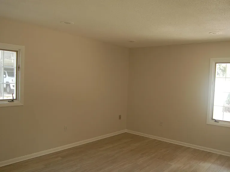 1920 Woodcrest Dr #13 — Photo 17