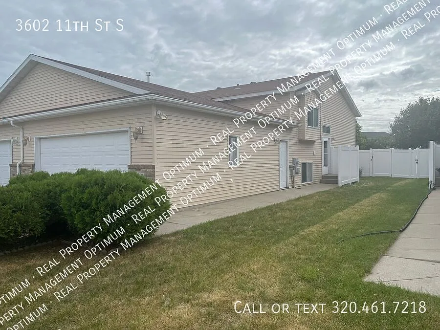 3 Bedroom 2 Bath Townhome Moorhead MN — Photo 3