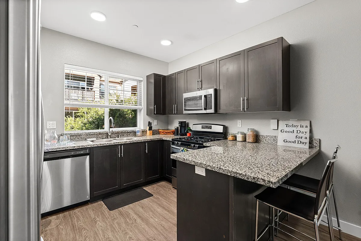 Floor plan Furnished One-bedroom suite with private bathroom 