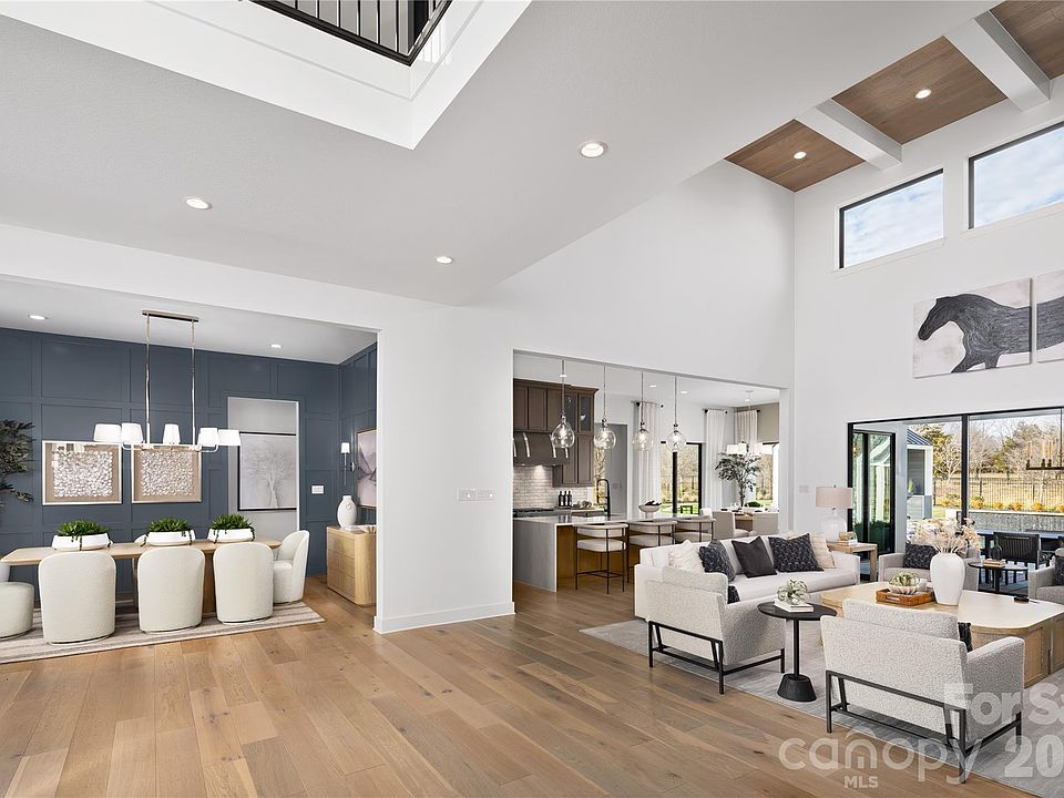 2nd image of 1004 Courtney Ln #29