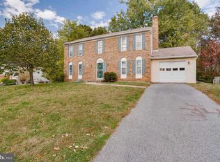 8700 Nightingale Dr, Lanham, MD 20706