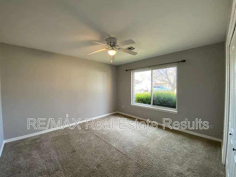 1601 S 24th Pl — Photo 13