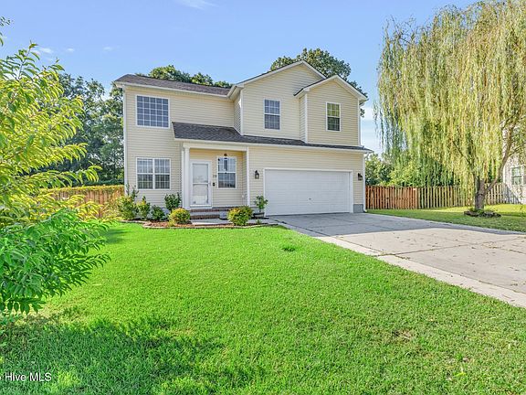 4th image of 110 Thorn Tree Court