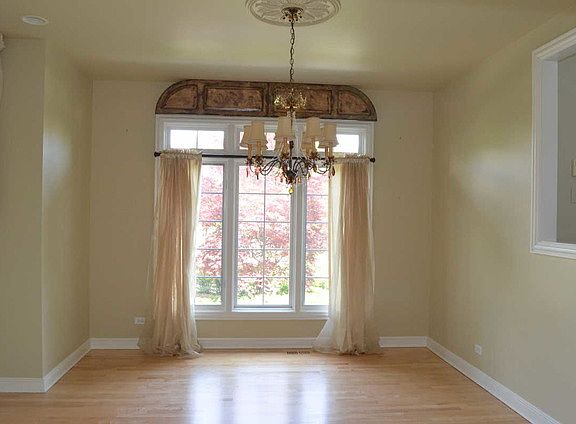 5th image of 207 Settlers Ct