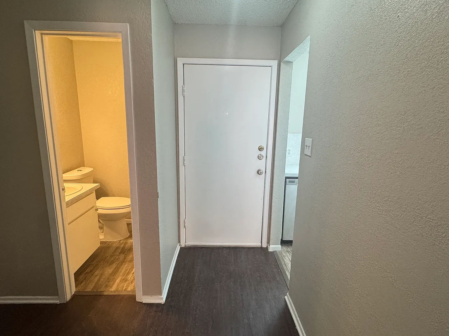 2 bed, 1.5 bath, 1065 sqft, $1,350 — Photo 3