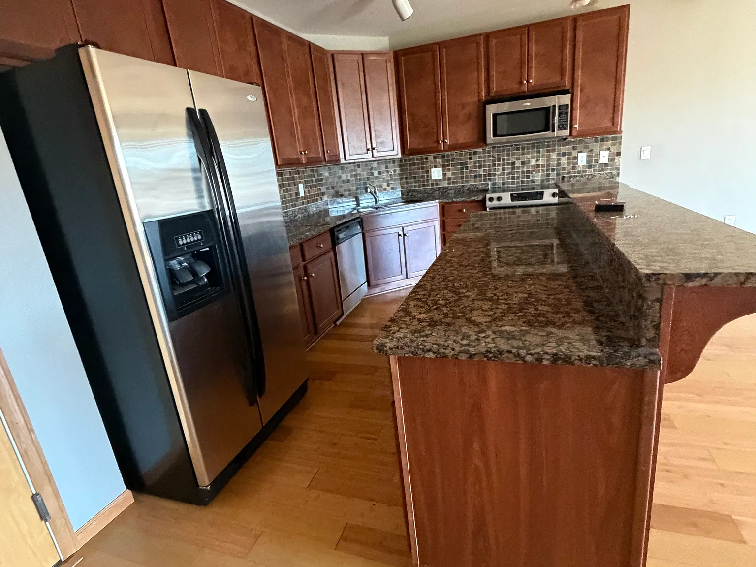 1 bed, 1403 sqft, $1,881 — Photo 4