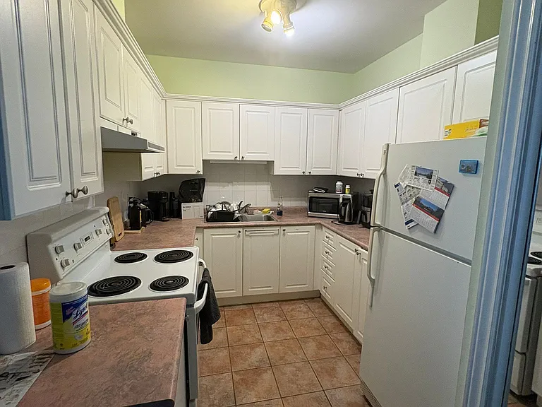 393 King St W #807 — Photo 25