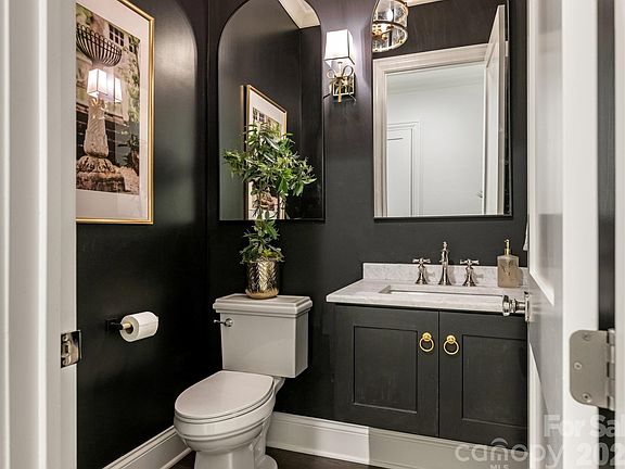5th image of 405 Audrey Pl