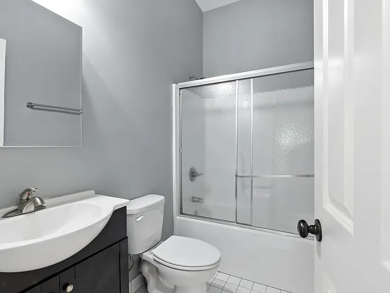 492 N Thomas St — Photo 53