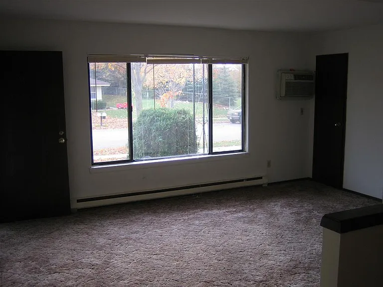 1122 Fleetfoot Dr #4 — Photo 3