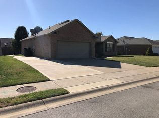 3208 Sand Castle Dr, Henderson, KY 42420