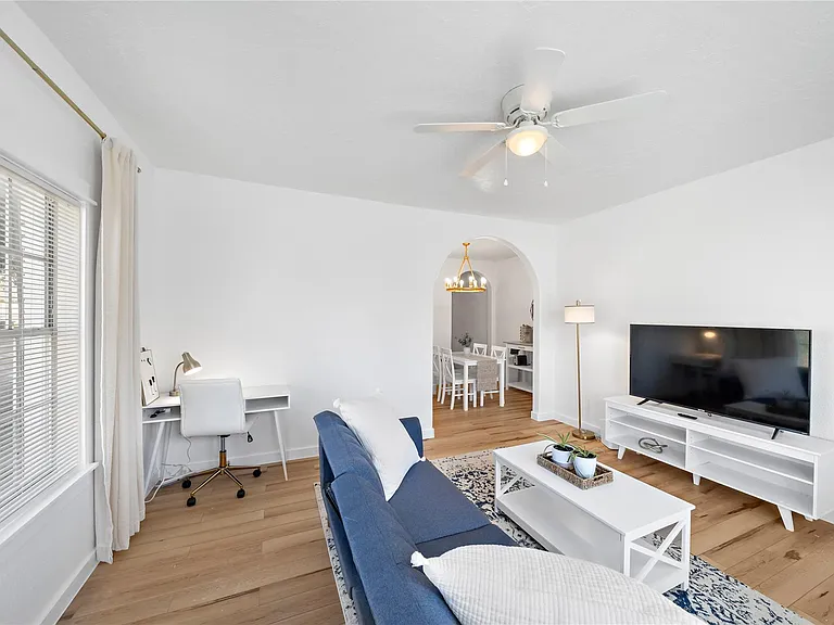 3901 Dallas St #B — Photo 5