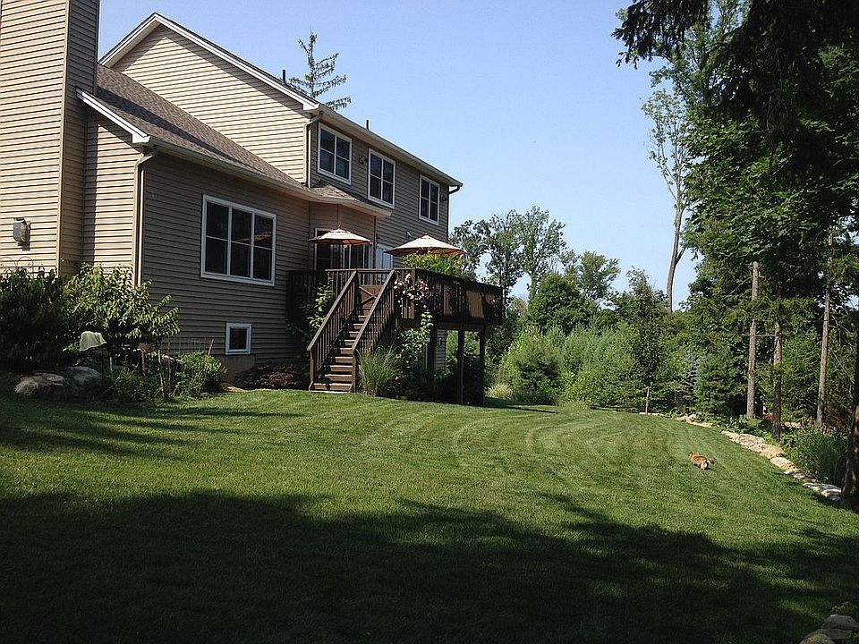2nd image of 20 Biret Dr