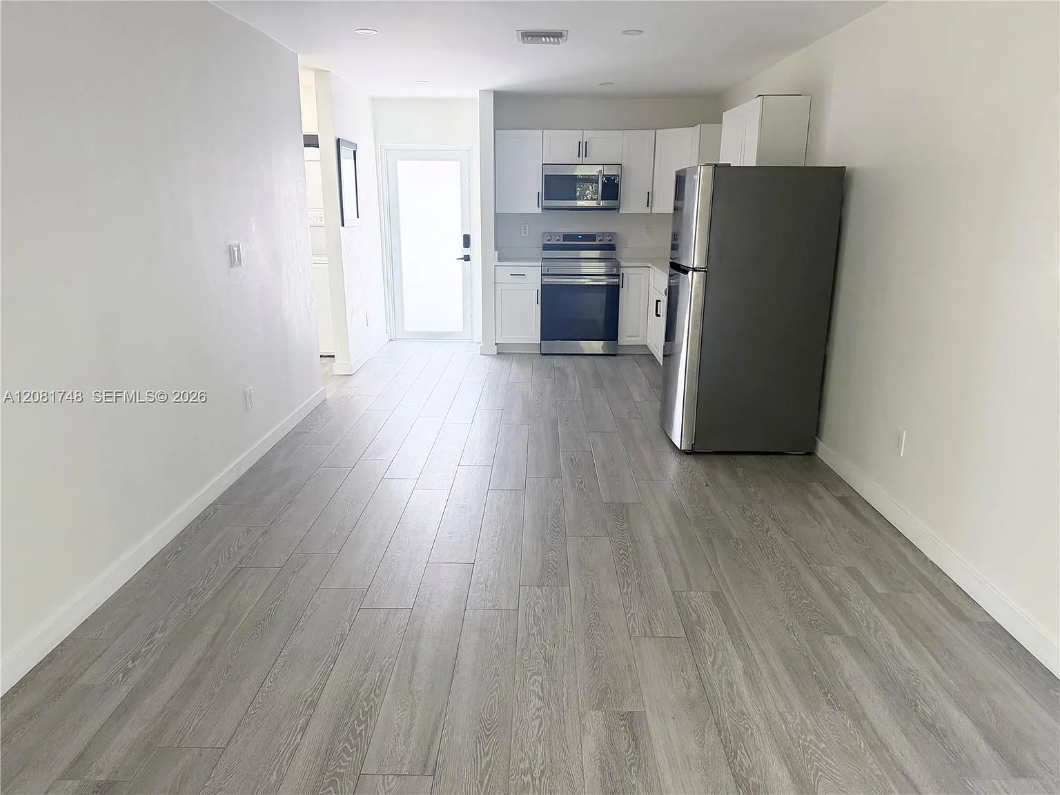 208 Meridian Condo — Photo 2