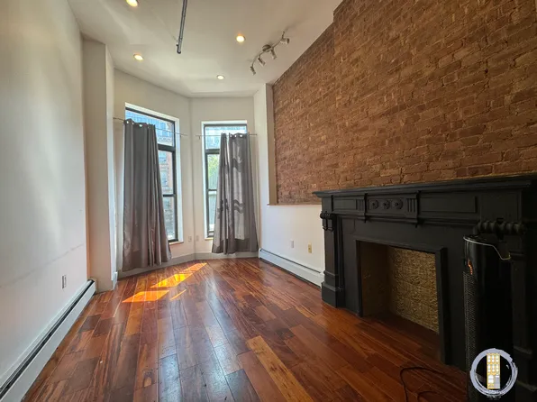 187 Lefferts Place image 3 of 11