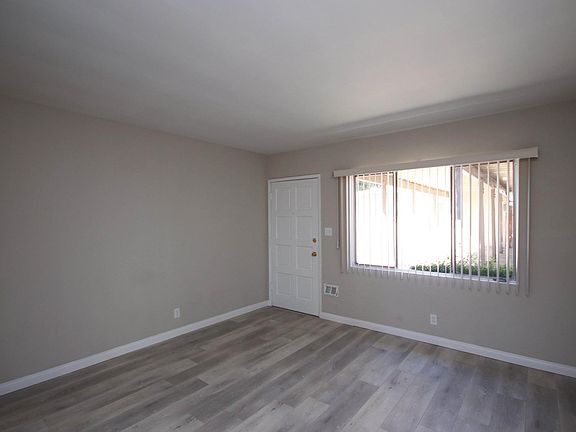 5th image of 92 N Grand Oaks Ave #5