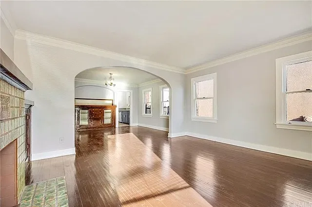 1 bed, 1100 sqft, $2,475 — Photo 3