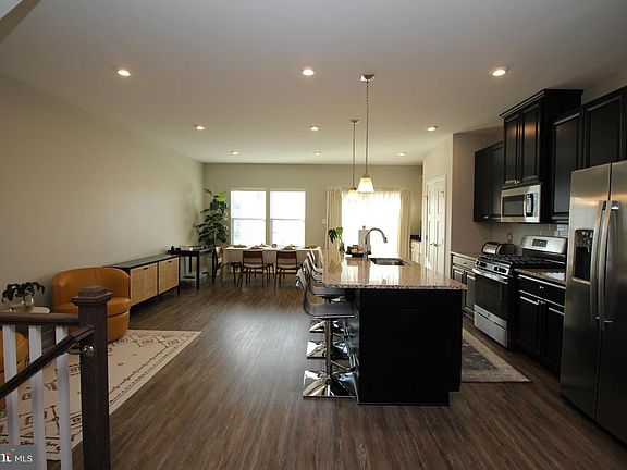 3rd image of 103 Freedom Way