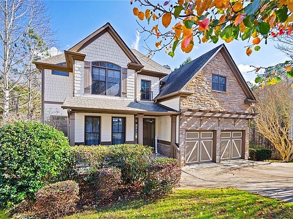 2nd image of 334 Maple View Ct