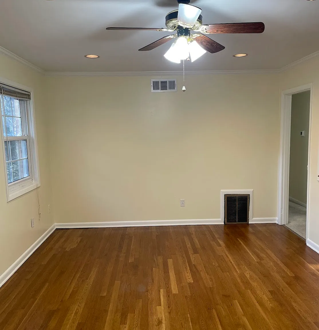2 bed, 1050 sqft, $1,600 — Photo 3
