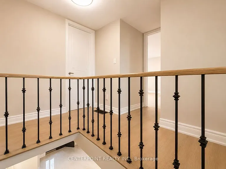 12 Hobart Dr — Photo 9