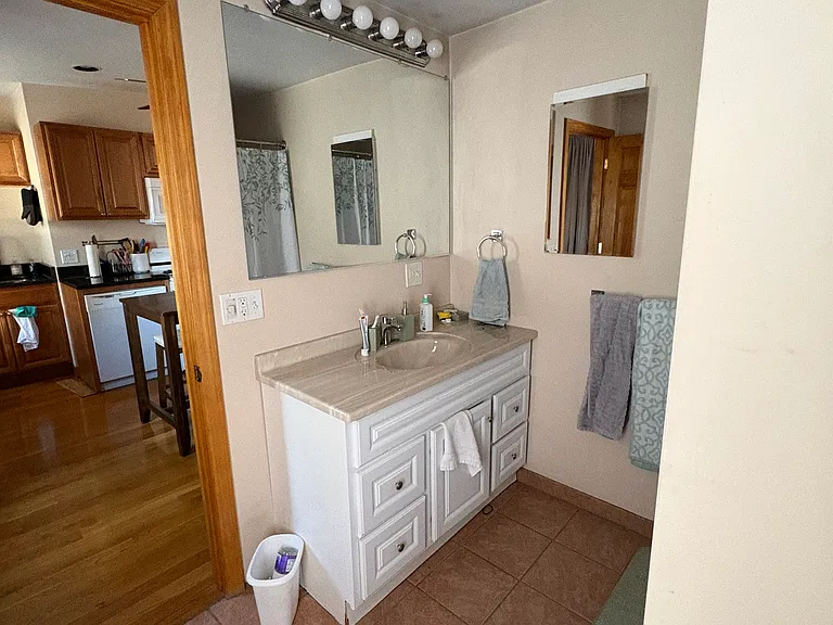 254 E St #3 — Photo 8