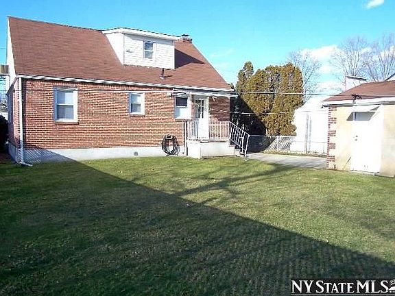 5th image of 86 Stanton Blvd