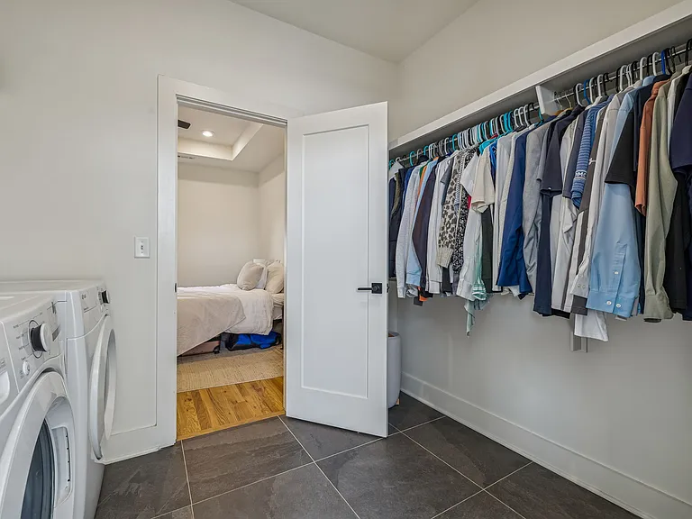100 Thompson Ln #6 — Photo 29