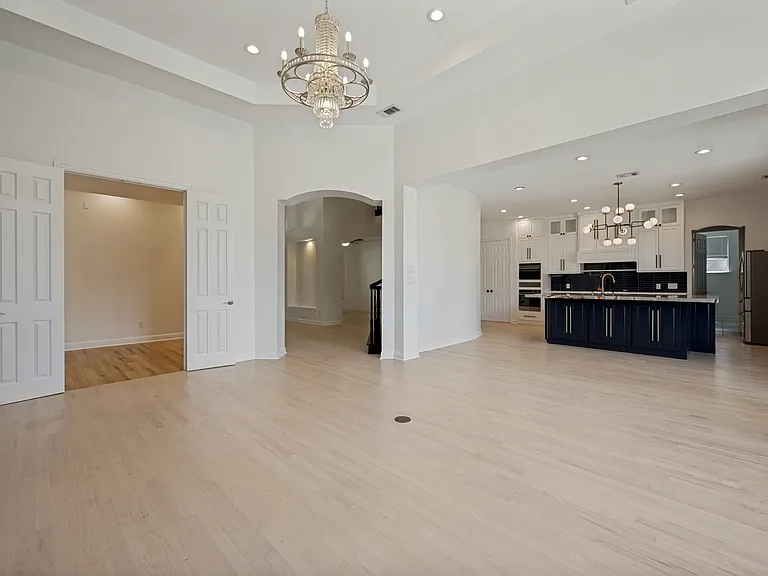 1419 Biltmore Ct — Photo 8