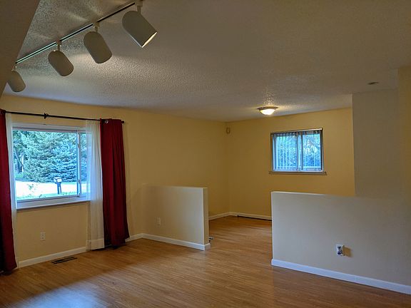 Mainfloor Room 1