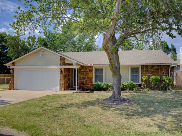 471 E 142nd Pl, Glenpool, OK 74033