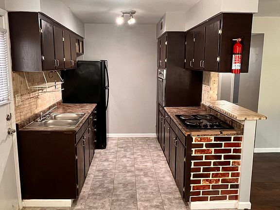 5th image of 211 Jefferson Dr #4