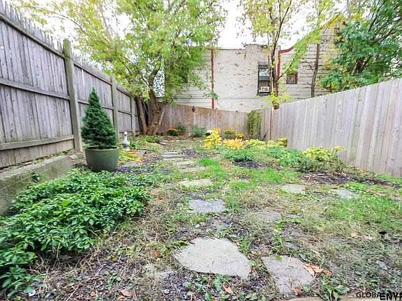 3rd image of 179 Eagle St #1