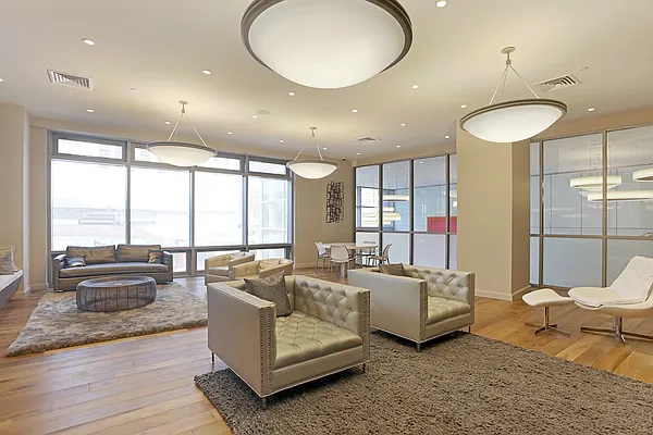 Rented by Red Apple Group | media 26